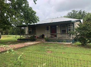 1694 Old Luling Rd, Lockhart, TX 78644