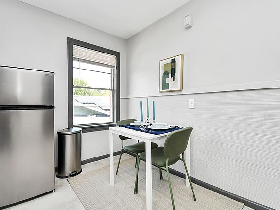 3rd image of 4712 Polk St #3