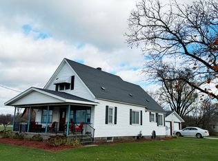 535 S Halleck St, Demotte, IN 46310