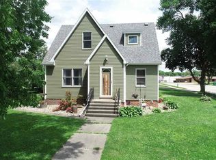 295 1st Ave SW, Wells, MN 56097