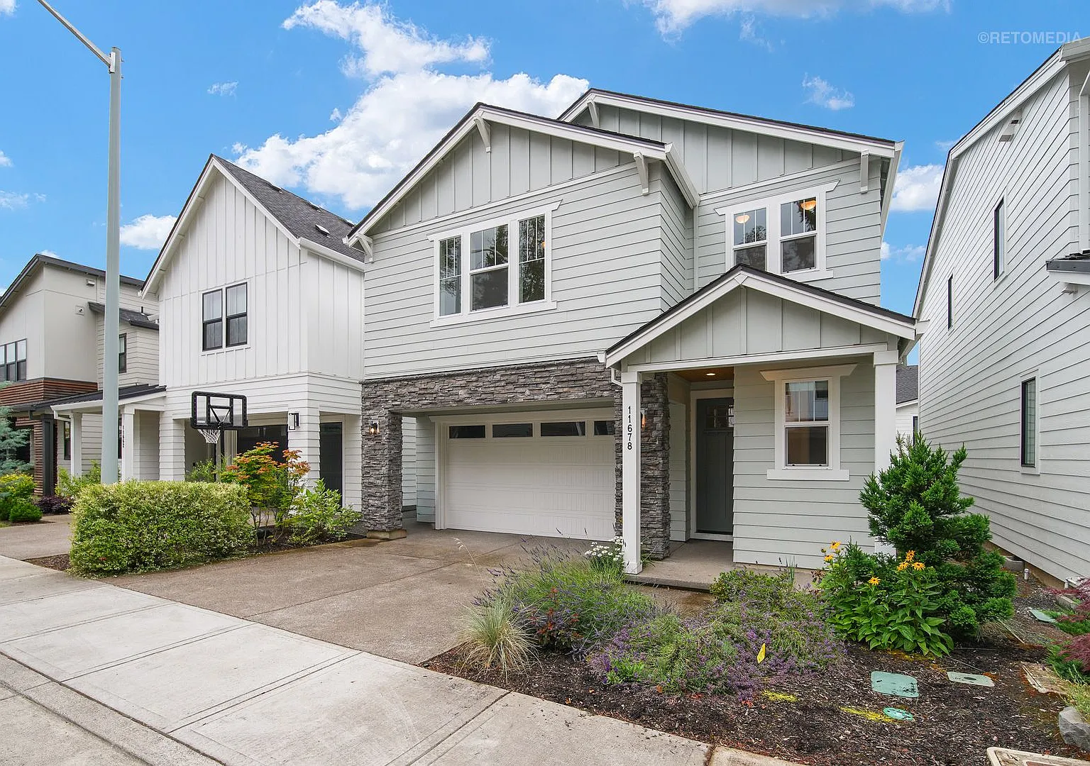 Beautiful 4bdrm/2.5bath Cedar Mill Home with AC, 2-Car Garage & Upgraded Finishes! — Photo 1