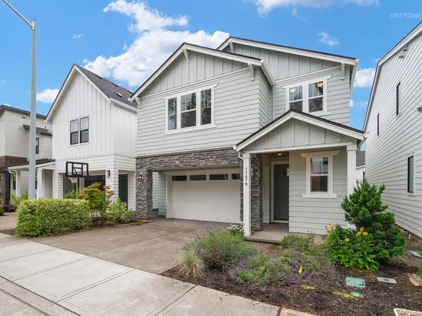 11678 NW Kearney St, Portland, OR 97229