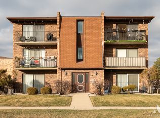 7106 167th St #1, Tinley Park, IL 60477