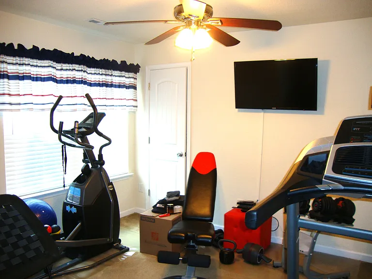 709 Valentine Ln — Photo 11