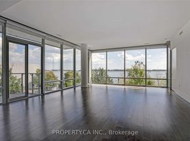 39 Queens Quay E