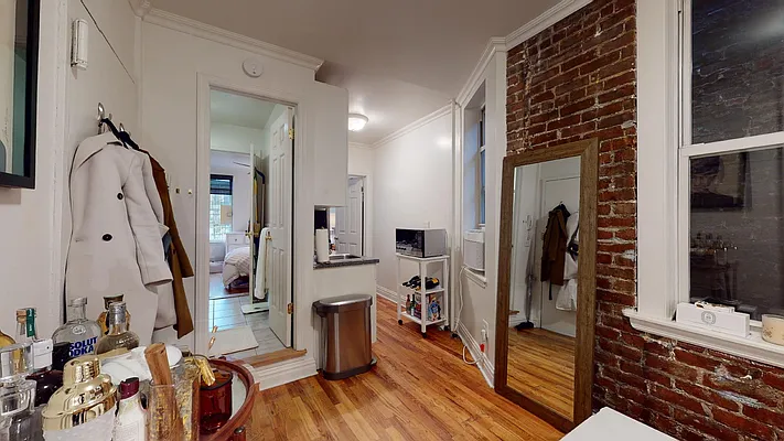 Rented by Bond New York | media 15