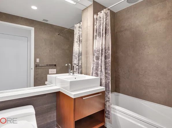 305 West 16th Street image 8 of 14