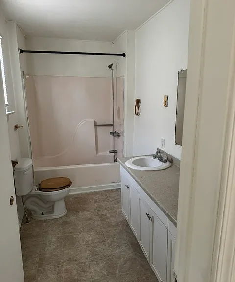 130 N Kalmia Ave — Photo 5