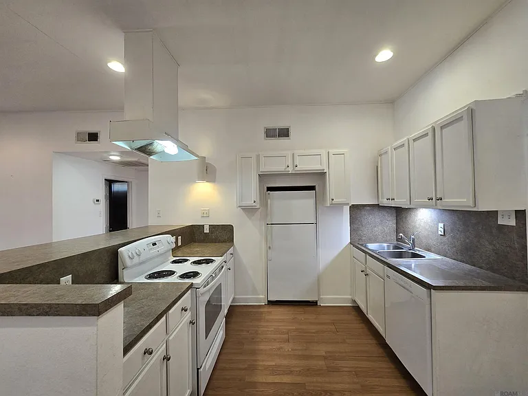 924 France St — Photo 8