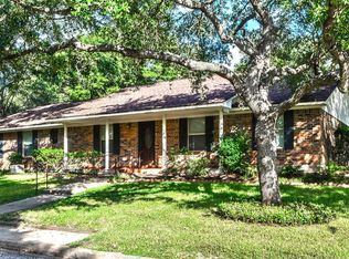 200 Lisa Ln, Bellville, TX 77418