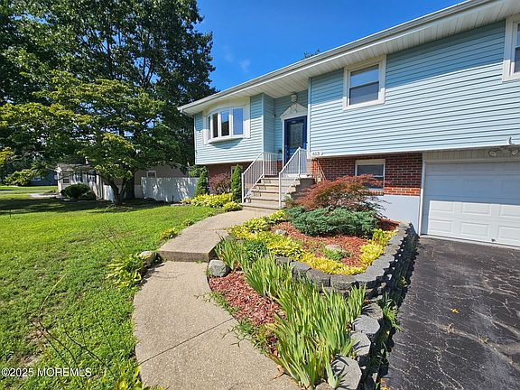 2nd image of 613 Oakdale Street