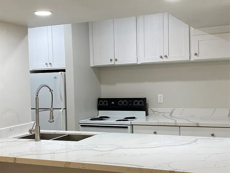 5343 Richmond Ave #11 — Photo 13