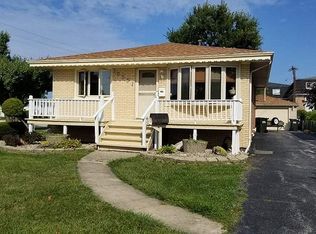 10301 Barnard Dr, Chicago Ridge, IL 60415