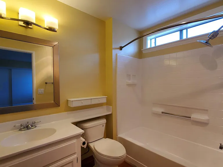 7320 Balboa Blvd #123 — Photo 16