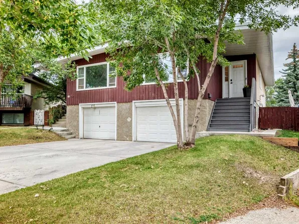 71 SW Dalton Bay NW, Calgary, AB T3A 1H7