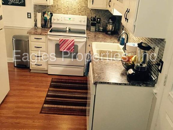 3rd image of 125 Bett Dr