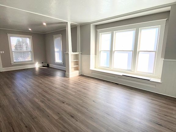 4th image of 217 W Clark St #219