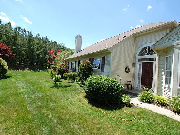 3rd image of 12 Belvedere Dr
