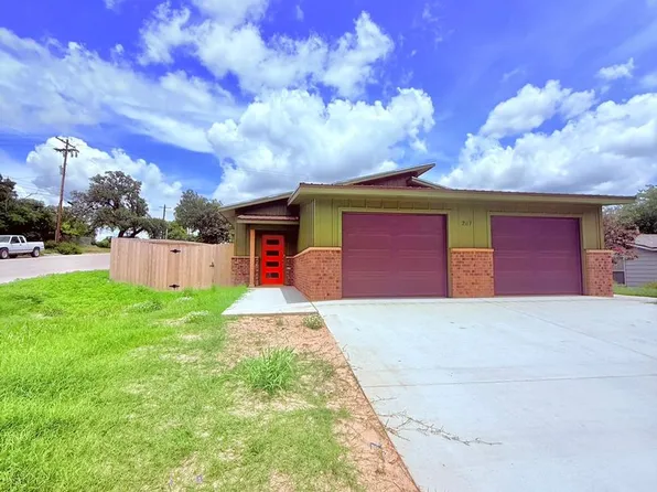 207 N Ridge St, Lampasas, TX 76550