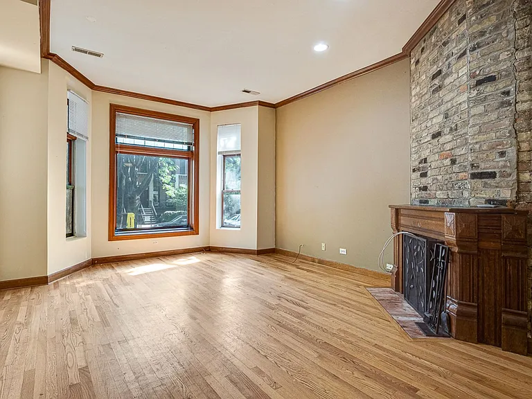 2622 N Wilton Ave — Photo 12