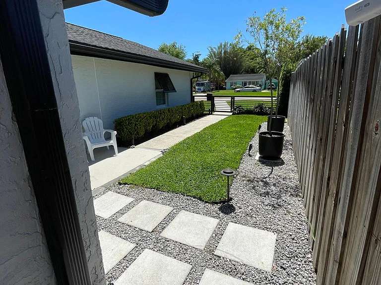 1987 Biscayne Dr — Photo 6