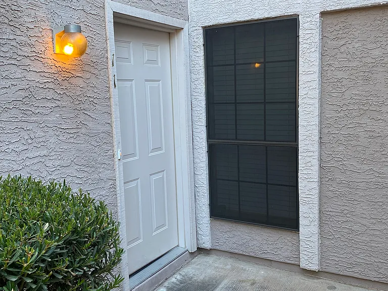 1976 N Lemon Tree Ln #11 — Photo 1