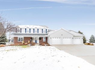 708 Marcks Ct, Luxemburg, WI 54217