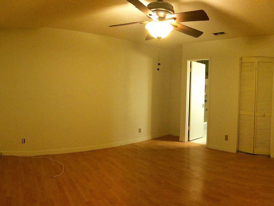 2nd image of 815 Midland St