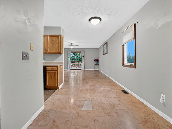 4th image of 2512 Lowman Dr