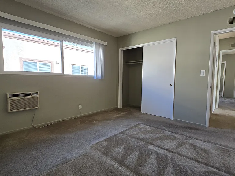 1302 Lyndon St #12 — Photo 10