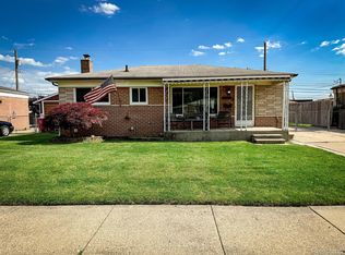 16026 Loreto St, Roseville, MI 48066