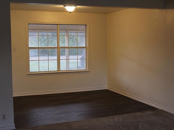 DINING AREA LOOKING AT BACKYARD