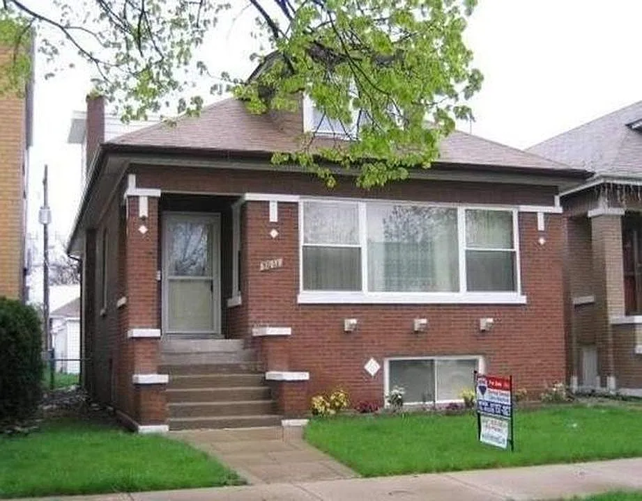 3011 N Lotus Ave photo 1