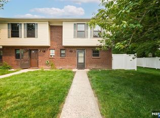 25 Driscoll Ct, North Brunswick, NJ 08902