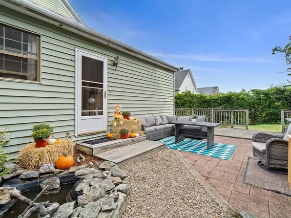 22 Brownville Ave, Ipswich, MA 01938