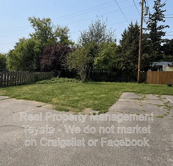 2915 Moore St — Photo 15