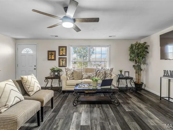 1633 San De Dr, Festus, MO 63028