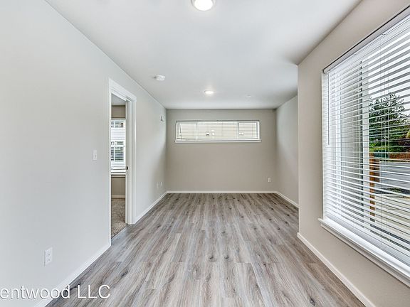 3rd image of 2515 S 48th St APT 1A