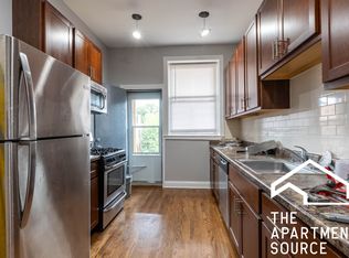 906 W Montrose Ave APT 3, Chicago, IL 60613