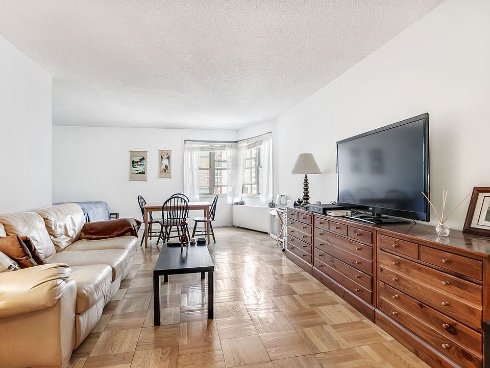 1st image of 300 E 40th St APT 26A