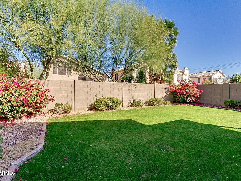 354 W Bolero Dr — Photo 11