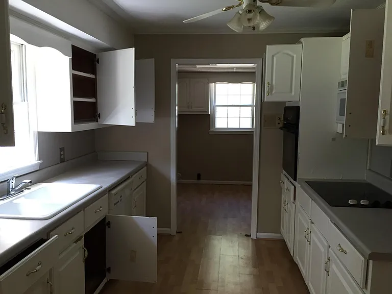 2204 Vine St — Photo 4