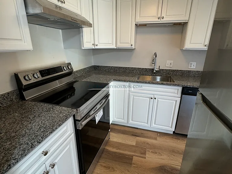 231 Coolidge Ave #414 — Photo 3