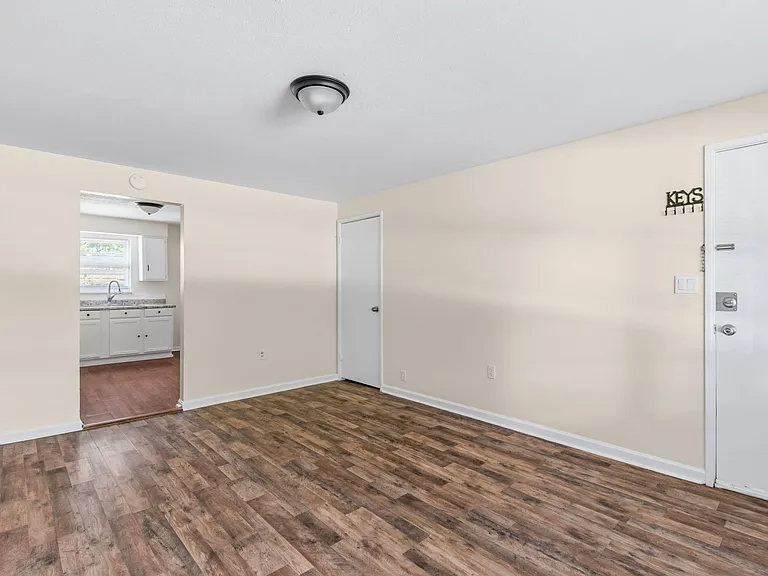 1707 Valley Forge Way #2 — Photo 2