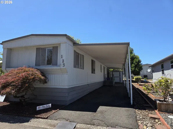 13640 SE Highway 212 Unit 123, Clackamas, OR 97015