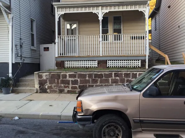 125 S 4th St #1, Steelton, PA 17113