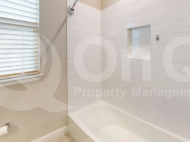 1005 Whitehall Ln — Photo 18