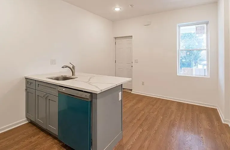 6110 Sansom St #1 — Photo 4