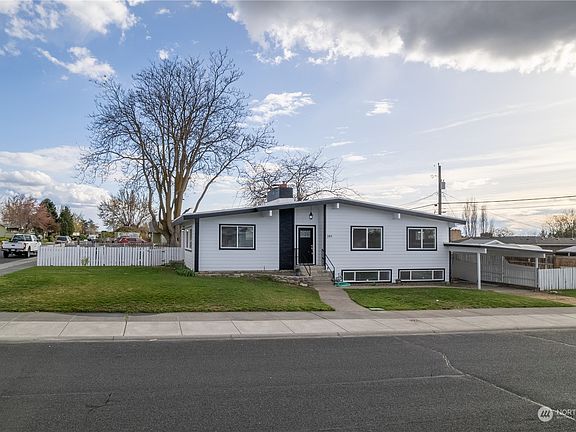 2nd image of 205 W Inglewood
