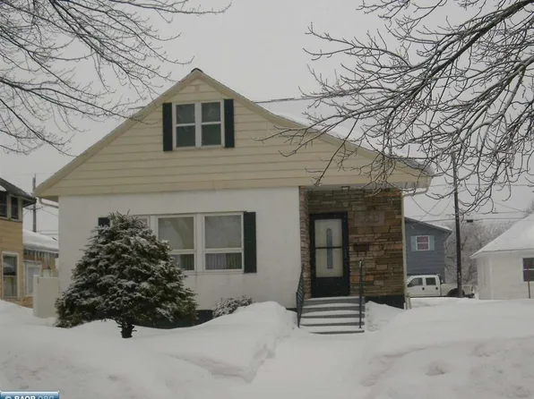 2613 3rd Ave W, Hibbing, MN 55746